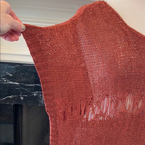 Open weave, fringed, rust tunic top - Picture 4 of 6